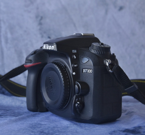 Nikon D7100 Body