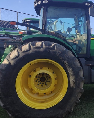 Trator John Deere 8335 R Ano 2012