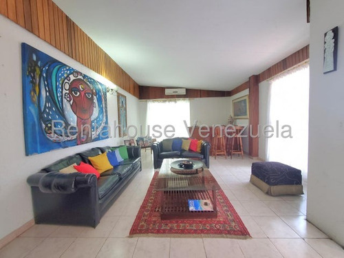 Amplia Y Confortable Casa En Venta Urb. Fundación Mendoza, Maracay 25-6542 Hc