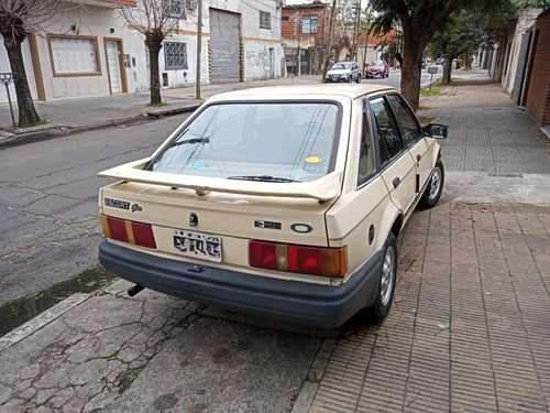 Ford Escort 1.8 Ghia