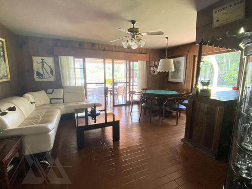 Casa En Venta Y Renta Dentro De Calle Cerrada Con Seguridad, En Palmira Tinguindin, Cuernavaca Mor
