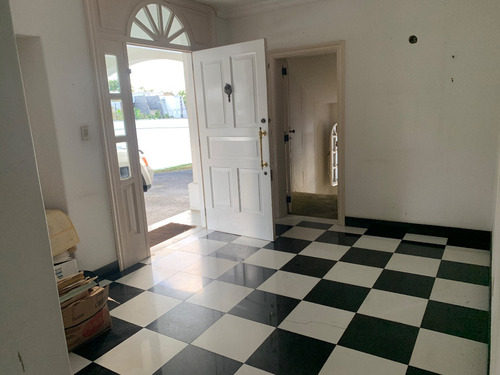 Casa En Venta En La Lagunita