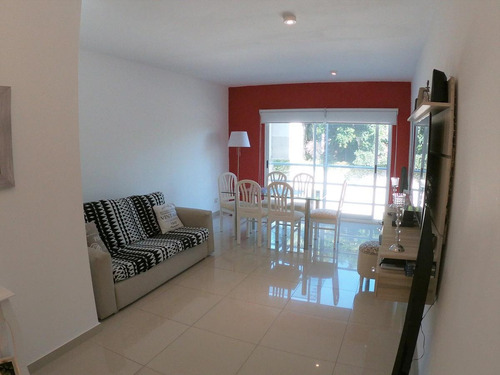 Venta De Hermoso Departamento 2 Amb Con Cochera Fija Cubierta!