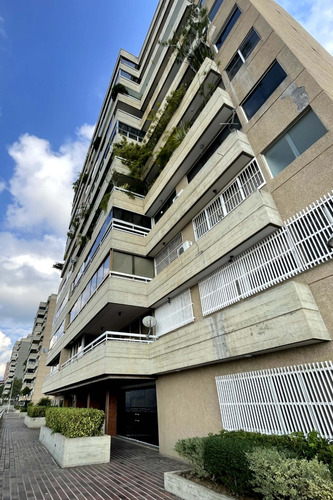 Qr Bienes Raíces Vende Apartamento Con Espectacular Vista Sobre Caracas