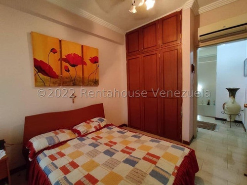 Apartamento Duplex Amoblado En Venta Urb La Soledad 25-16066 Gjg