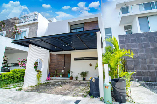 Casa En  Venta En Residencial Arbolada Cancun B-dmts8129