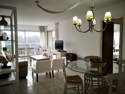 Imagen 21 de 30 de Venta De Apartamento En Punta Del Este, Avda Chiverta A Metros De La Playa Brava Y Mansa