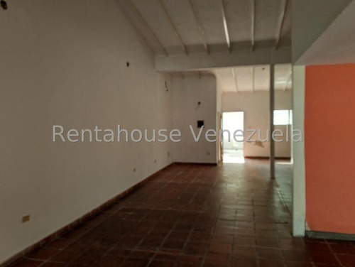 Rafael Gamarra Tu Asesor Inmobiliaro Alquila Comodo Y Amplio Local Comercial, En Plena Avenida Bolivar De Los Rastrojos. Amplio Estacionamiento, Alto Trafico Vehicular Y Peatonal. Baño Interno, Patio