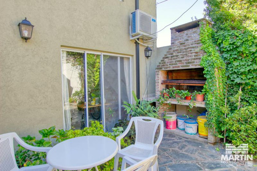 Venta En Block De Dos Casas En Ph - Martínez