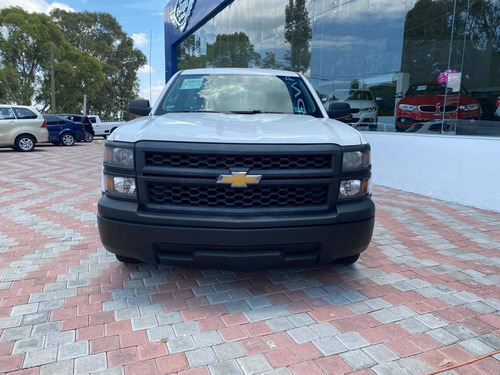 Imagen 3 de 12 de Chevrolet Silverado 2015 4.3 1500 Cab Reg V6/ Man At