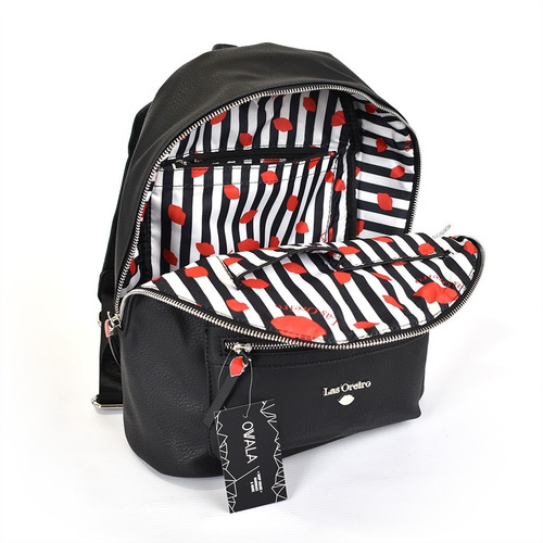 Mochila Mujer Urbana Las Oreiro Simil Cuero Corazon Tachas