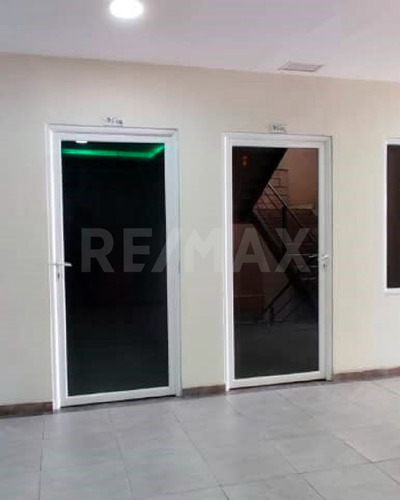 Imagen 2 de 3 de M.s En Venta Local, Vitali Center Situado En Plena Av. 5 De Julio De Puerto La Cruz.