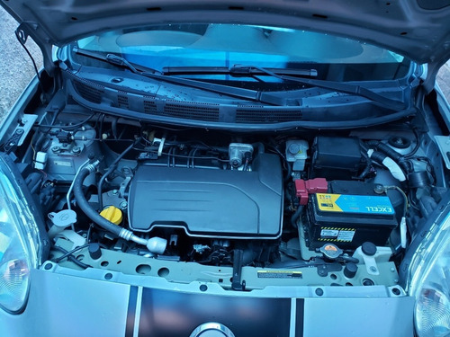 Nissan March 2013 1.0 5p