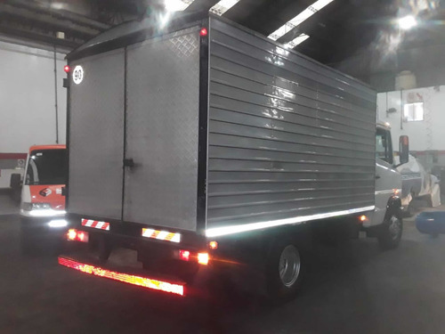 Imagen 3 de 4 de Mercedes Benz 710