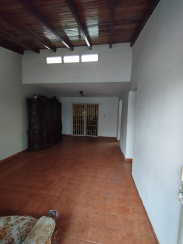 En Venta Cómoda Casa La Mantuana Turmero 015jsc