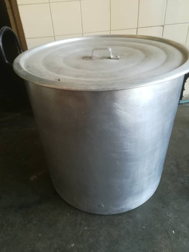 Olla De Aluminio Con Tapa 100 Lts