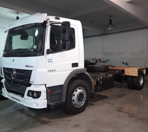 Imagen 12 de 13 de Atego 1721/48 Manual En Stock