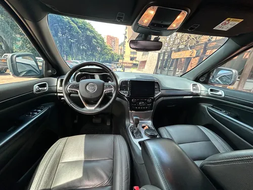 Jeep Grand Cherokee Laredo