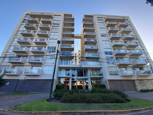 Departamento Dos Ambientes En Venta En Ituzaingo. Balcón Y Cochera