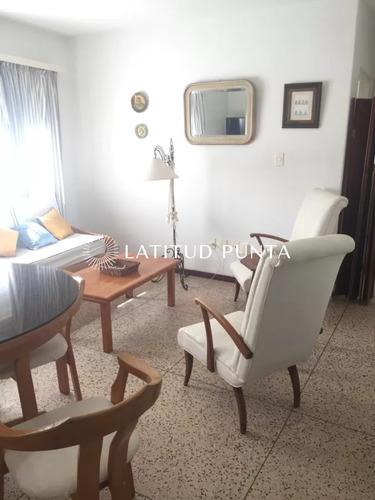 Península, Apartamento De 2 Dormitorios Y Garage