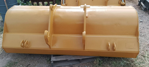Bote Frontal Retroexcavadora Caterpillar 416c