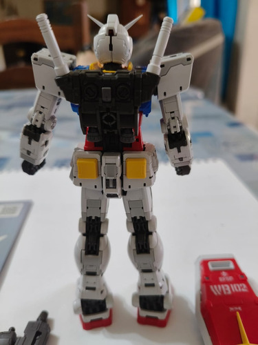 Bandai 1/144 Rg Gundam Rx-78-2 2.0 (montaje Completado)