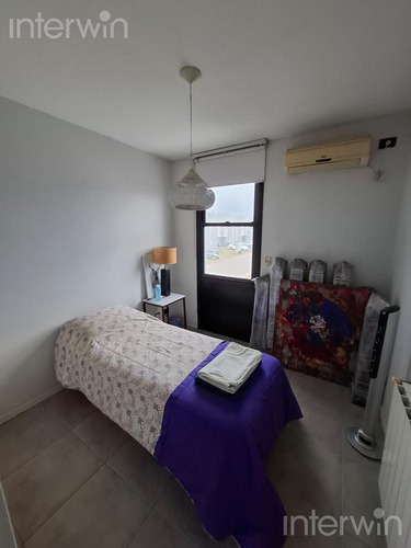 Casa - 5 Ambientes - Con Jardín Y Cochera - Villa Olivos - Alquiler