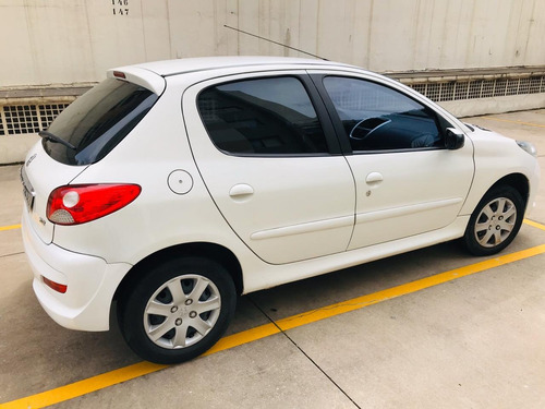 Peugeot 207 1.4 Active Flex 4p 2014