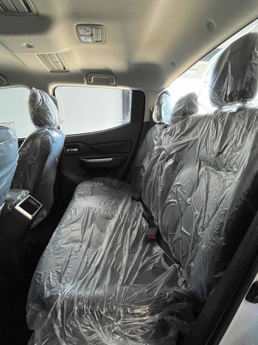 Imagen 15 de 15 de Toyota Hilux 2023 2.8 Cd Srx 177cv 4x4 At
