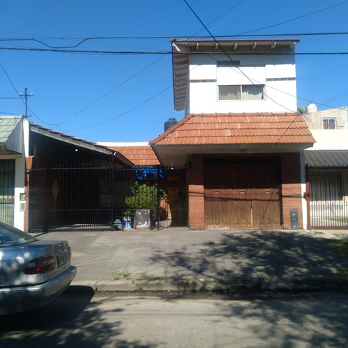 Hermosa Casa Desarrollada En 2 Plantas S/ Lote Ppio 50 Mts Fdo.