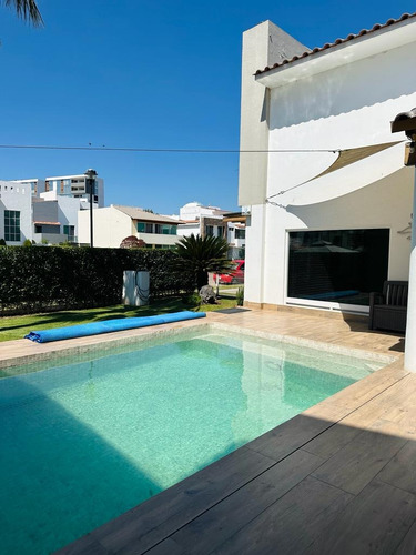 Casa Grande Con Alberca Privada En Fracionamiento Cerrado