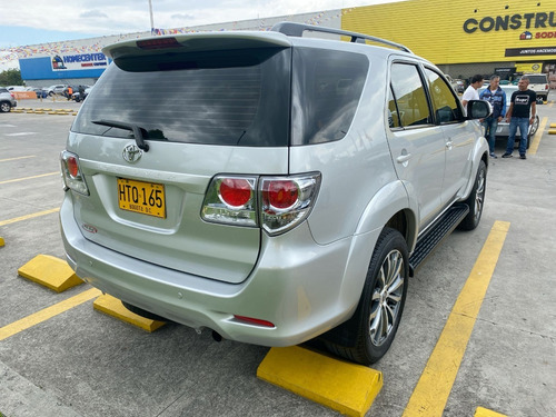 Imagen 8 de 25 de Toyota Fortuner 2.7