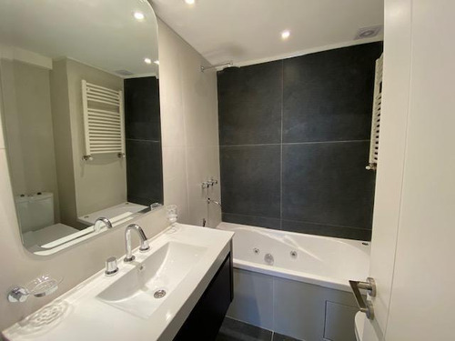 Piso Exclusivo Con Vista Franca Al Río Y 2 Cocheras