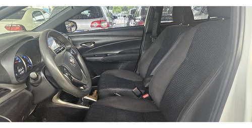Toyota Yaris 1.3 16V FLEX XL LIVE MULTIDRIVE