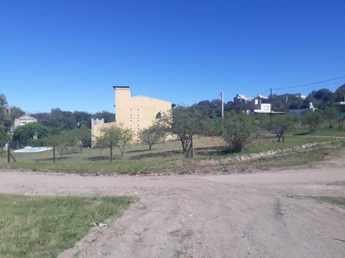 Imagen 5 de 6 de Lote - Agua De Oro - Buen Entorno - Barrio Prados De La Rivera - Escritura