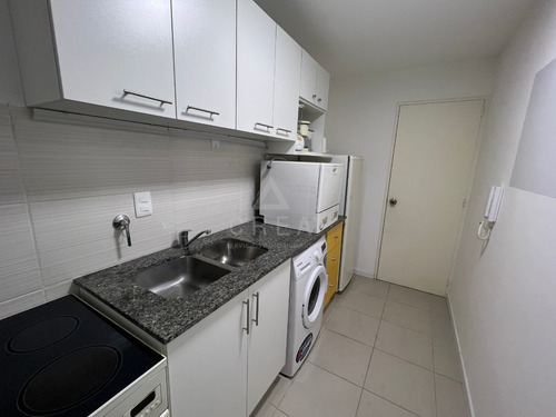 Imagen 6 de 13 de Oportunidad De Negocio! Apartamento En Venta Sobre Avenida Libertador, Aguada, 2 Dormitorios Con Garaje Doble