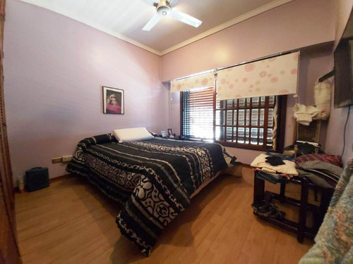 Importante Chalet Sobre 2 Lotes El Palomar.