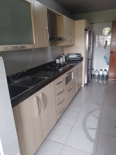 En Venta Apartamento La Urbina Uribe