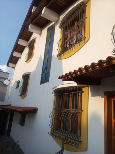 Se Vende Casa 572m2 5h+s/6b+s/6p Vista Alegre 8415