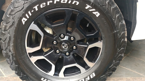 Envelopamento Roda Hilux - Aplique Em Adesivo