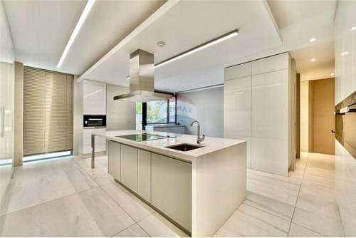 Exclusivo Dúplex Con Jardín, Piscina En San Damián