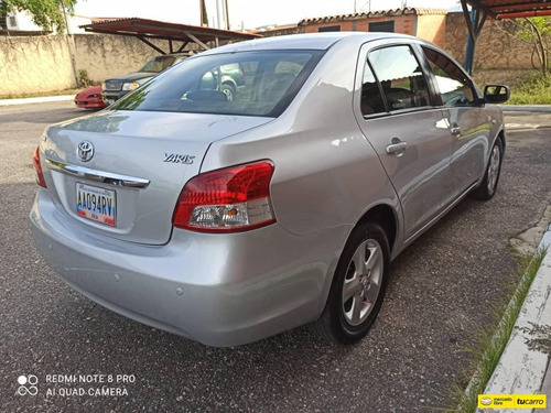 Toyota Yaris Belta Automático