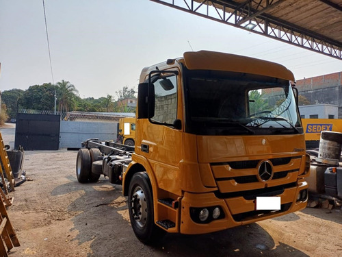 Mb Mercedes Atego 1419 Ce 4x2 Ano 2015 No Chassi