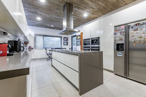 Casa Mediterránea En Venta 6 Dormitorios En Lo Barnechea
