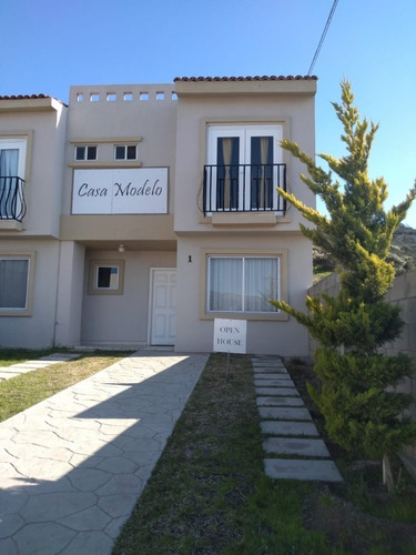 Imagen 1 de 14 de Hermosa Residencia En Fraccionamiento Privado