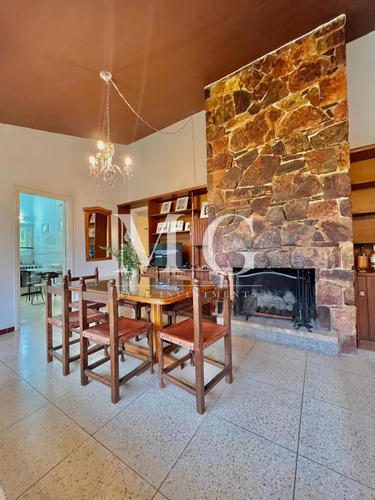 Alquiler Anual Casa 3 Dorm, Zona Pedragosa Sierra, Cochera, Barbacoa