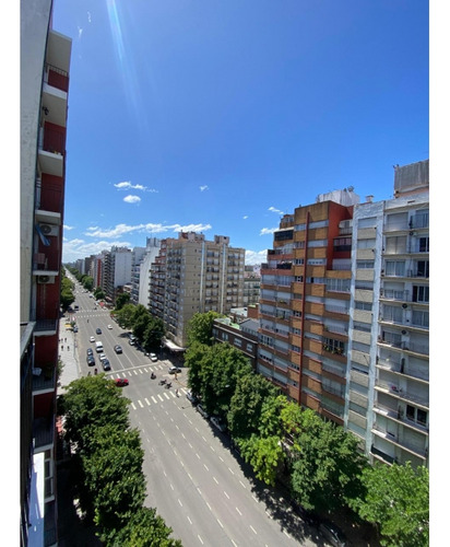 ** 3 Ambientes A La Calle Balcón A Nuevo. Z/ Av. Colón Y Santa Fé