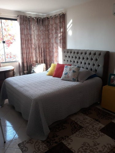 Imagem 10 de 18 de Casa Com 01 Suíte + 02 Dormitórios, Espaço Gourmet, 03 Vagas De Garagem, Centro, Camboriú, Sc. - Ca00001 - 32829545