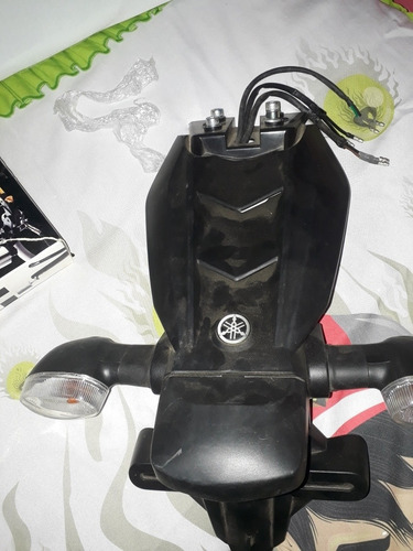 Imagem 3 de 3 de Yamaha Xj6