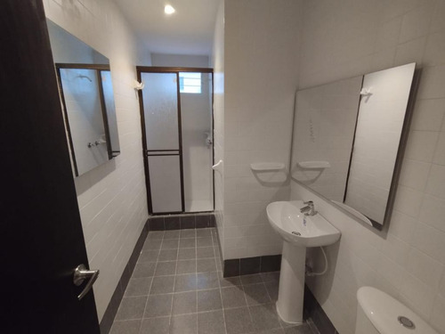 Casa En Arriendo En Pampalinda. Cod A10821